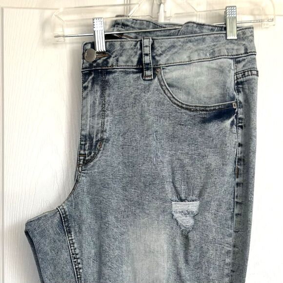 Lane Bryant Boyfriend Jeans, Sz 18 (40" x 32") Distressed Look, New without Tags - Picture 2 of 16